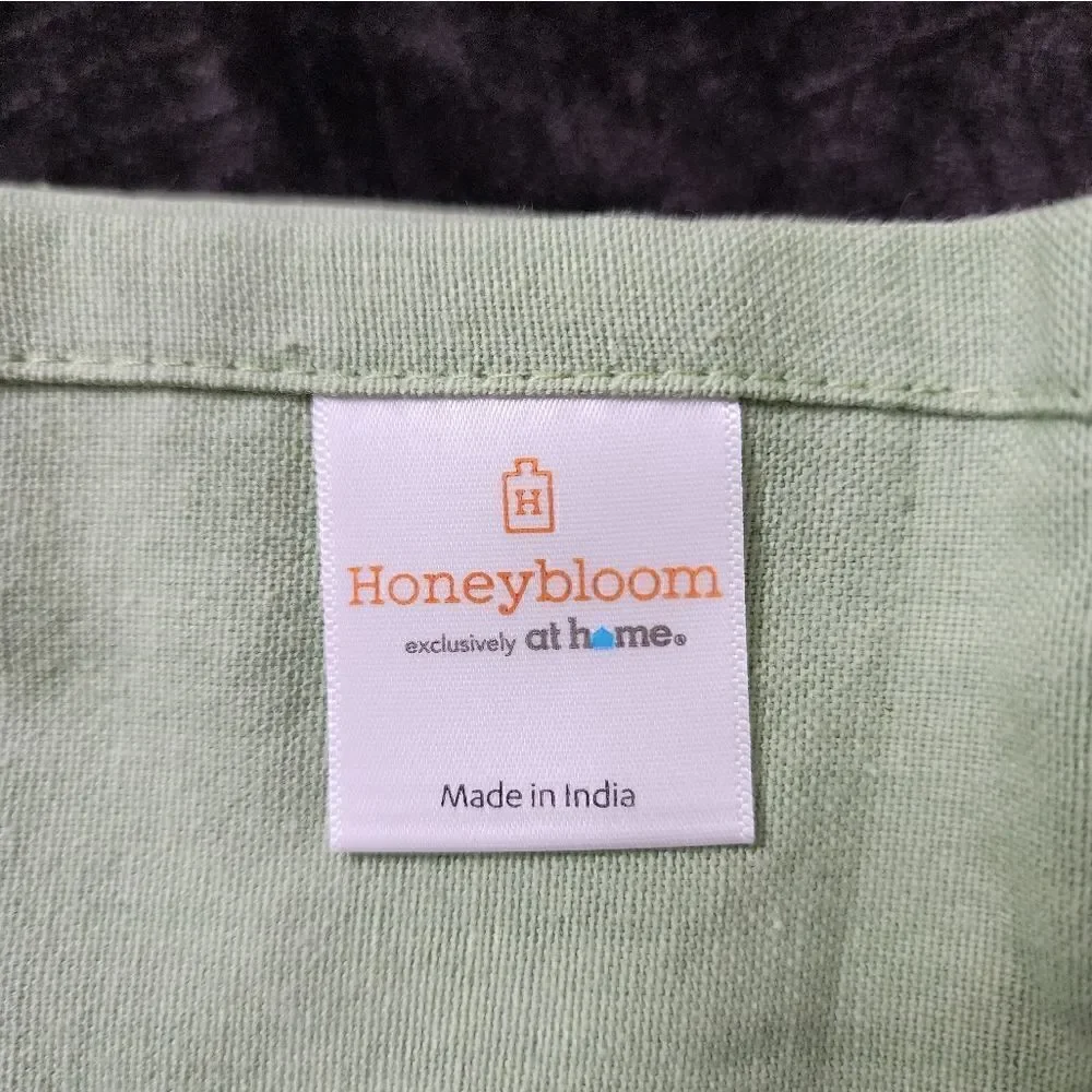 New 100% cotton Green Pastel Napkins Set of 4. 20